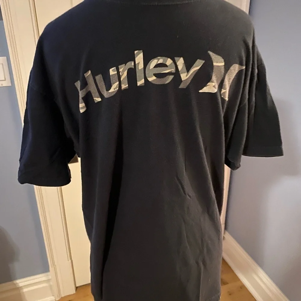 Men’s Hurley Classic Fit Skater T-Shirt - Picture 3 of 4